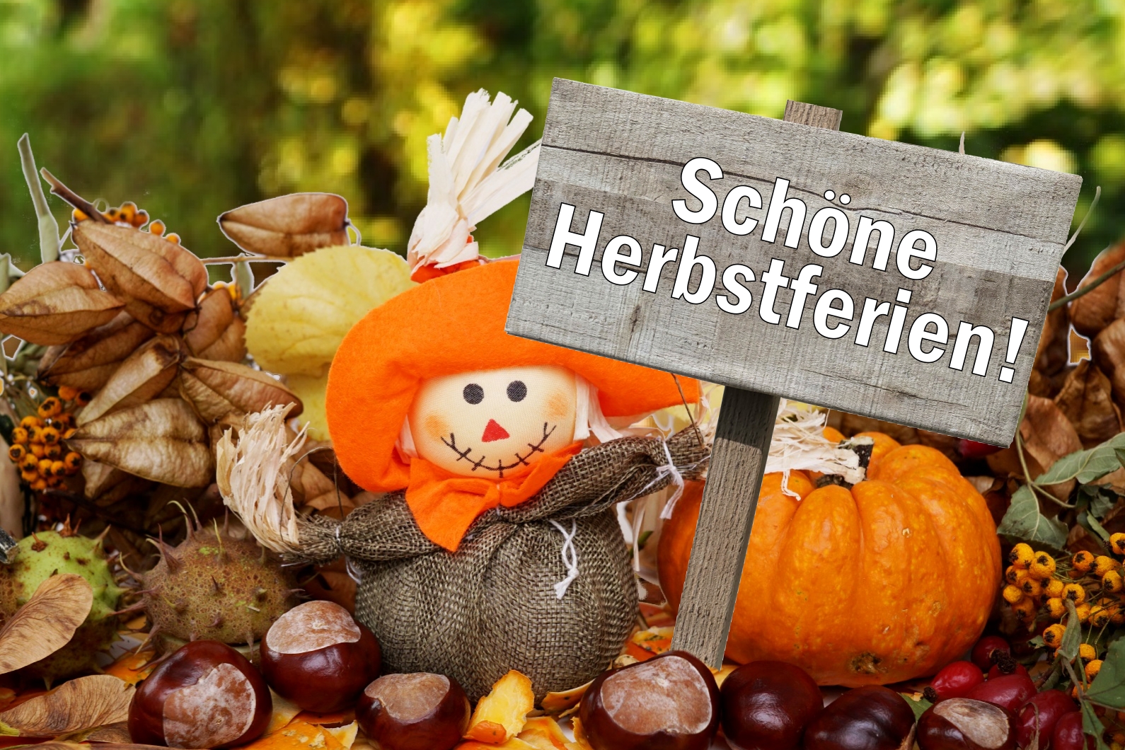 Herbstferien Bild – Vogelscheuche mit Kürbissen und herbstlicher Dekoration